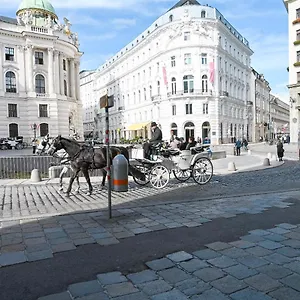 Royal Hofburg Apartment